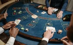 Ilustrasi perlindungan data dan keamanan akun pada platform pokercc