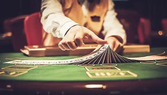 Pengguna masuk menggunakan fitur keamanan tinggi di platform pokercc